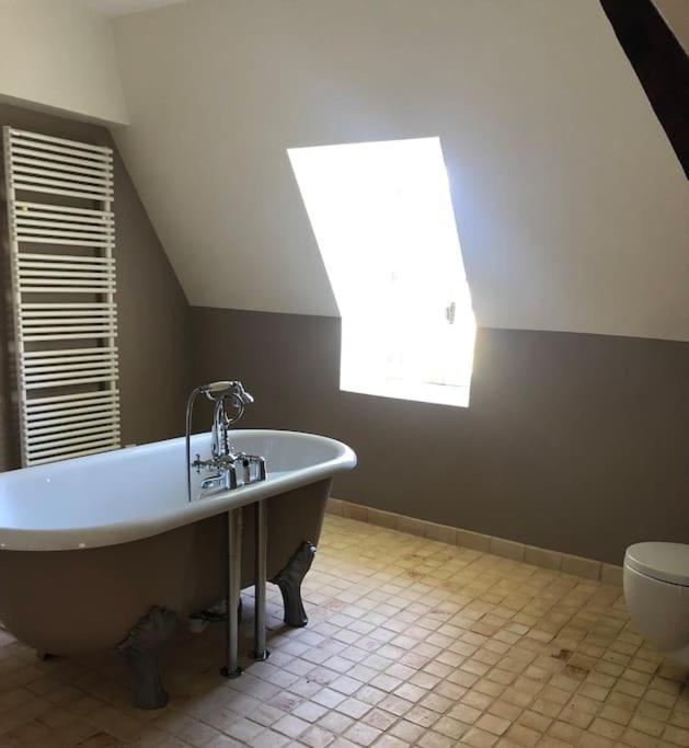 Charming 18Th Century Chateau, Near Bayeux In Calvados, Normandie Livry  ภายนอก รูปภาพ